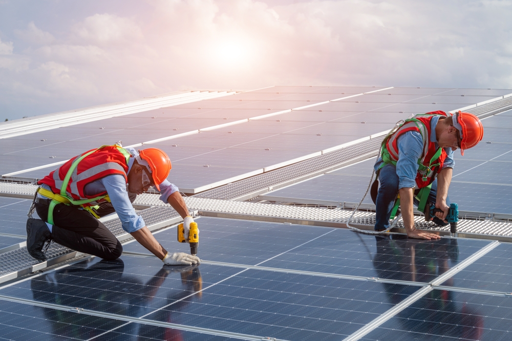 Electrical,And,Instrument,Technician,Installation,And,Maintenance,Electric,System,Solar